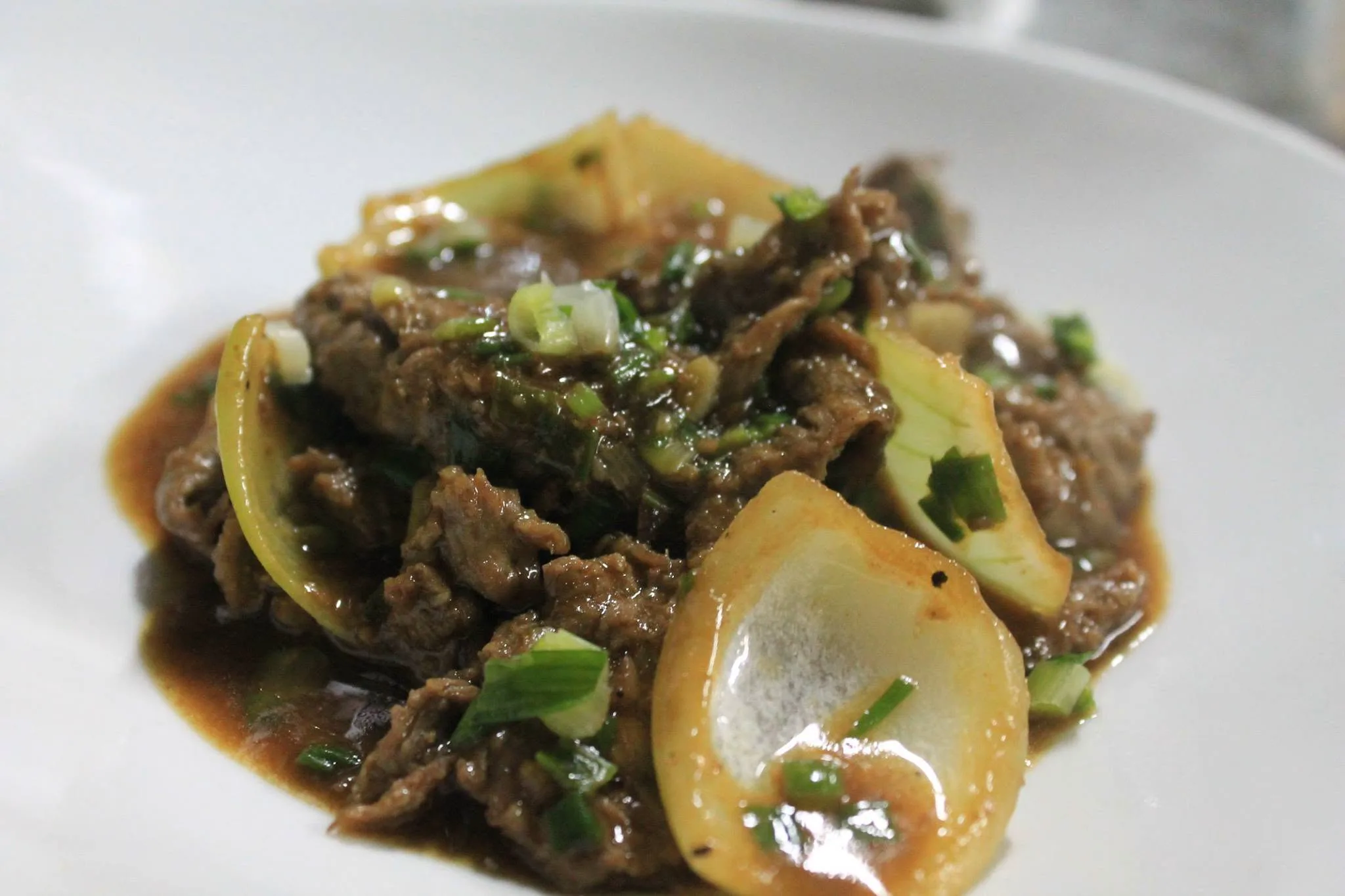 Boeuf Sauté aux Oignons